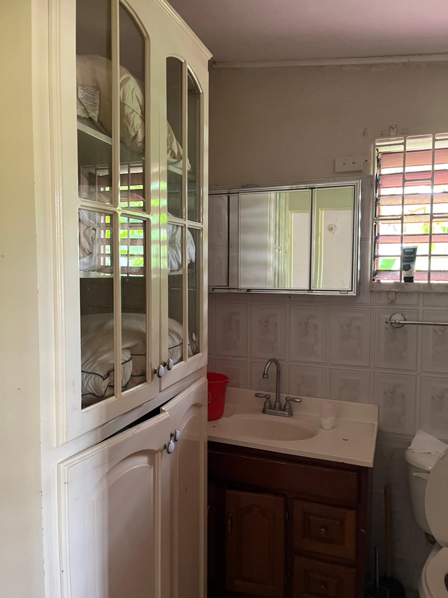 Fourth image of 14 Longwood Contemporary Clo in Santa Cruz, St. Elizabeth, Jamaica - property is For Sale