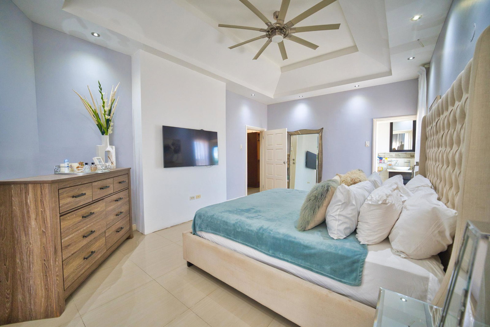 Tenth image of 6-26 Dillsbury Avenue in Kingston 6, St. Andrew, Jamaica - property is For Sale
