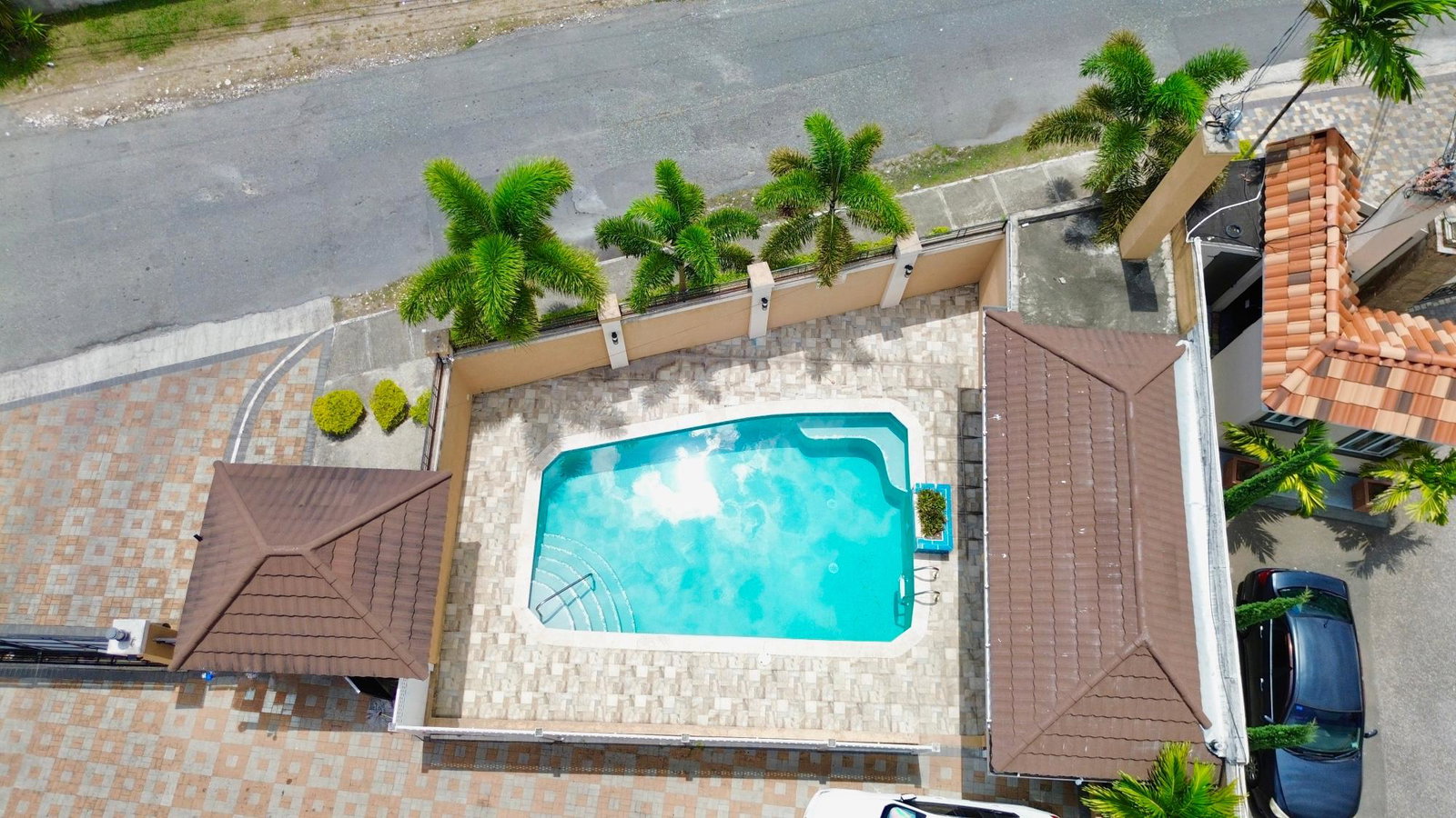 Thirteenth image of 16-11 1/2 Grosvenor Terrace in Kingston 8, St. Andrew, Jamaica - property is For Rent