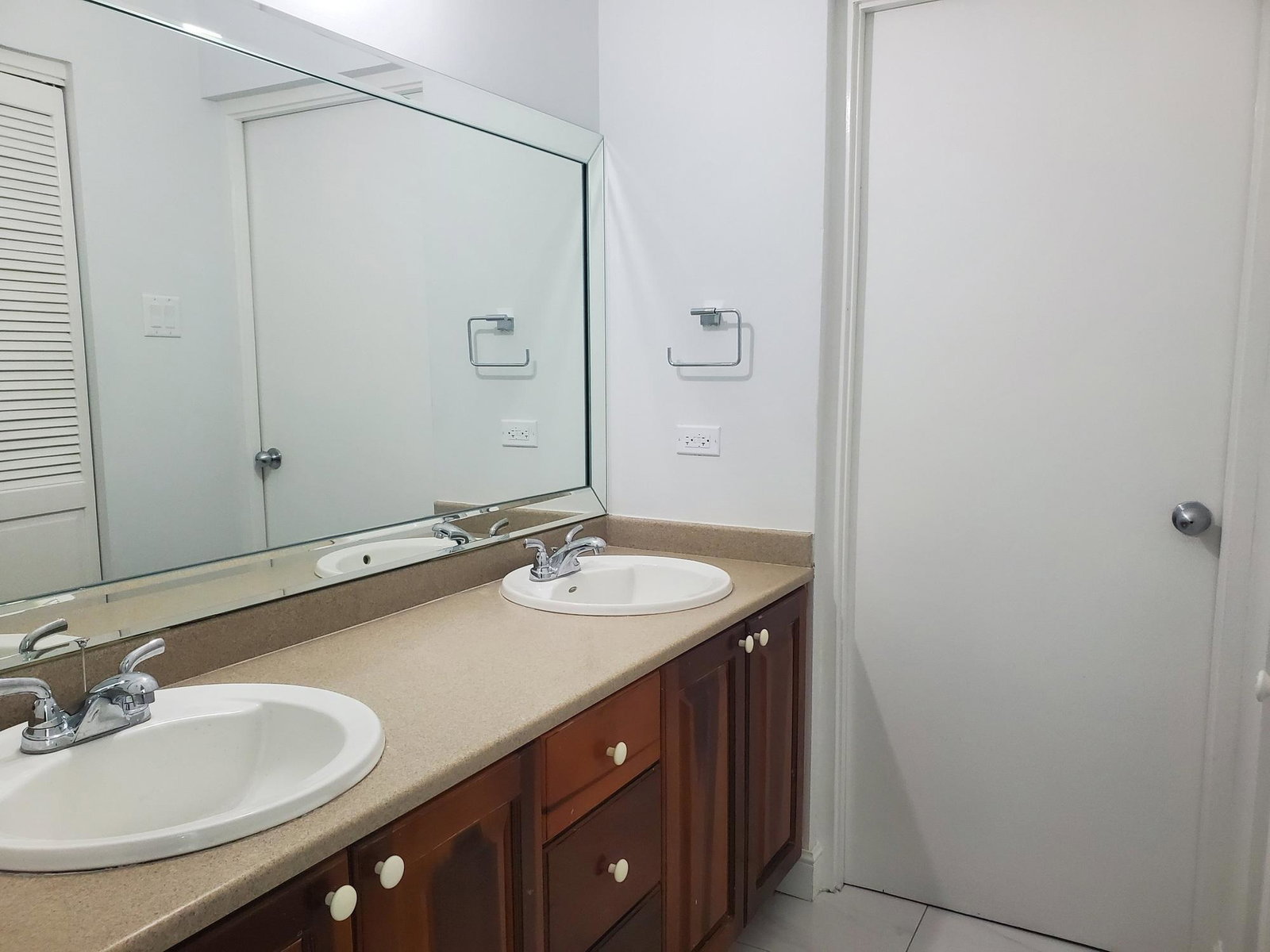Fourteenth image of B3- Stillwell Road in Kingston 8, St. Andrew, Jamaica - property is For Rent