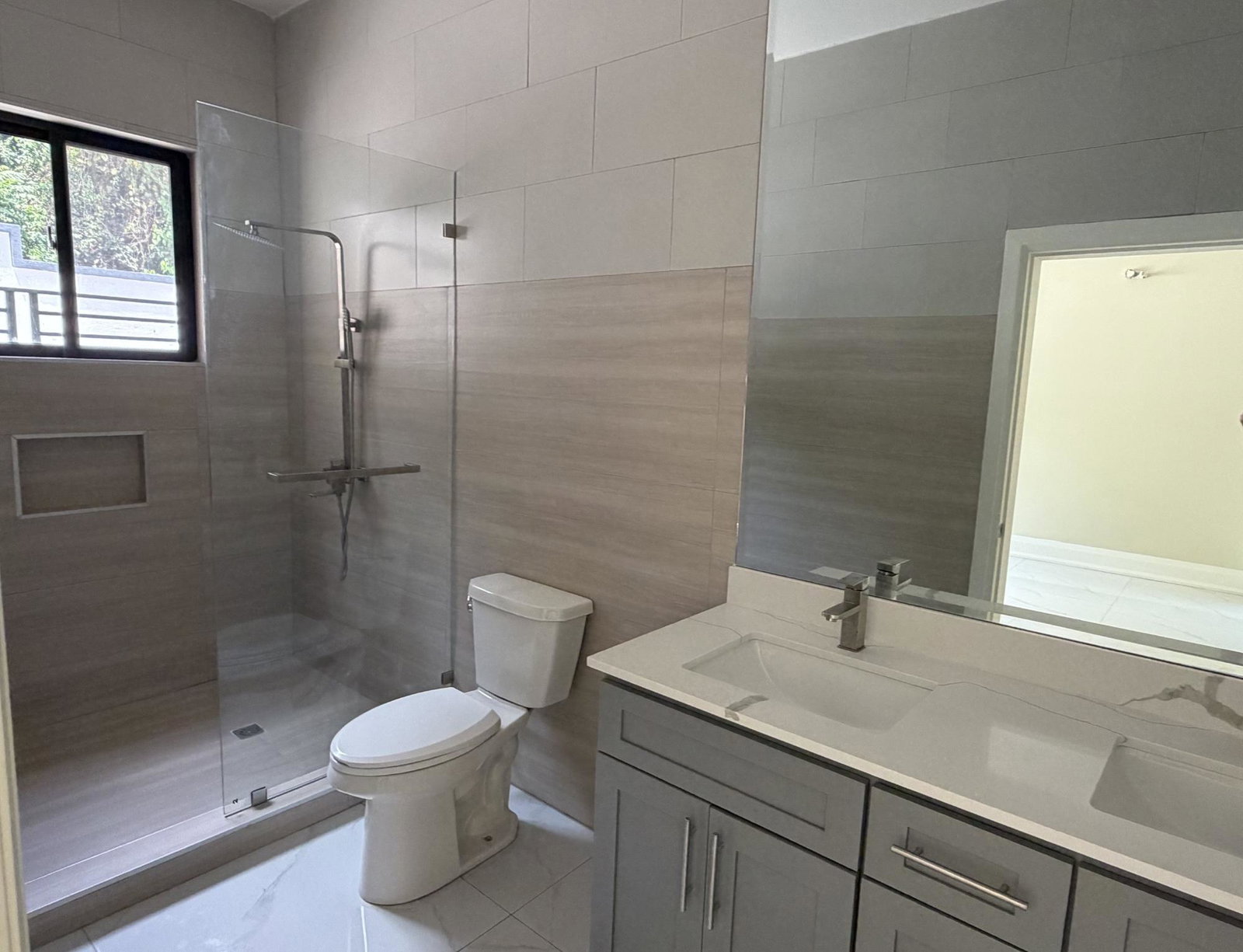 Sixteenth image of 4-10 Hydra dr Smokeyvale, Kgn1 in Kingston 19, St. Andrew, Jamaica - property is For Rent