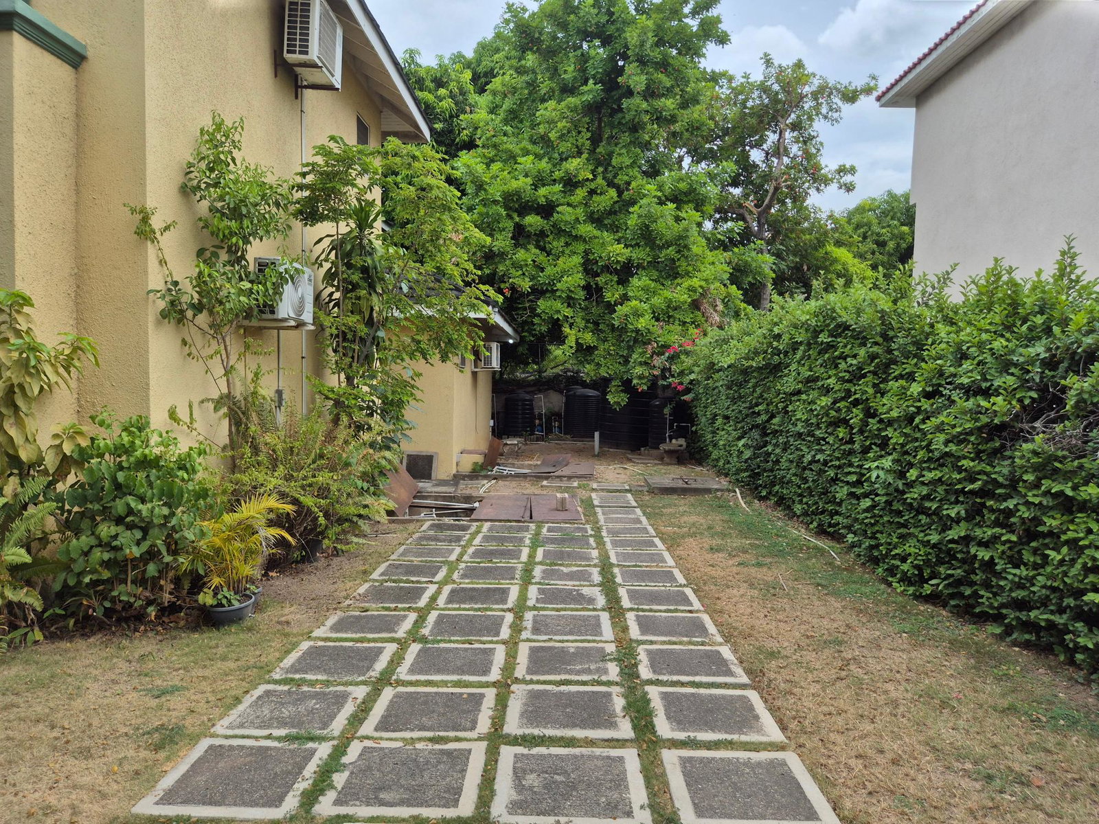 Fifteenth image of 23-35a Upper Waterloo Road, Kgn in Kingston 10, St. Andrew, Jamaica - property is For Sale