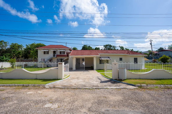 Third image of 10 Wint Way in Mandeville, Manchester, Jamaica - property is For Sale