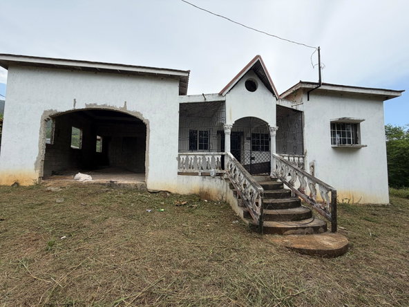 Second image of Pepper District in Pepper, St. Elizabeth, Jamaica - property is For Sale
