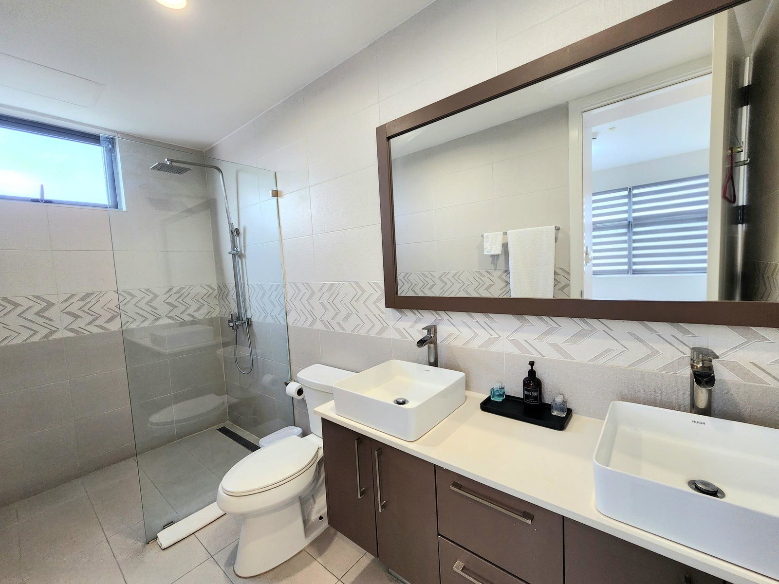 Seventeenth image of 404-11a Waterloo Road in Kingston 10, St. Andrew, Jamaica - property is For Sale
