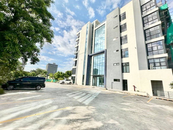 First image of 10-13 Haining Road in Kingston 5, St. Andrew, Jamaica - property is For Rent