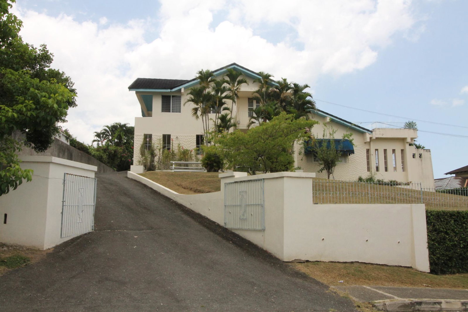First image of 26 Farringdon Heights in Kingston 6, St. Andrew, Jamaica - property is For Sale