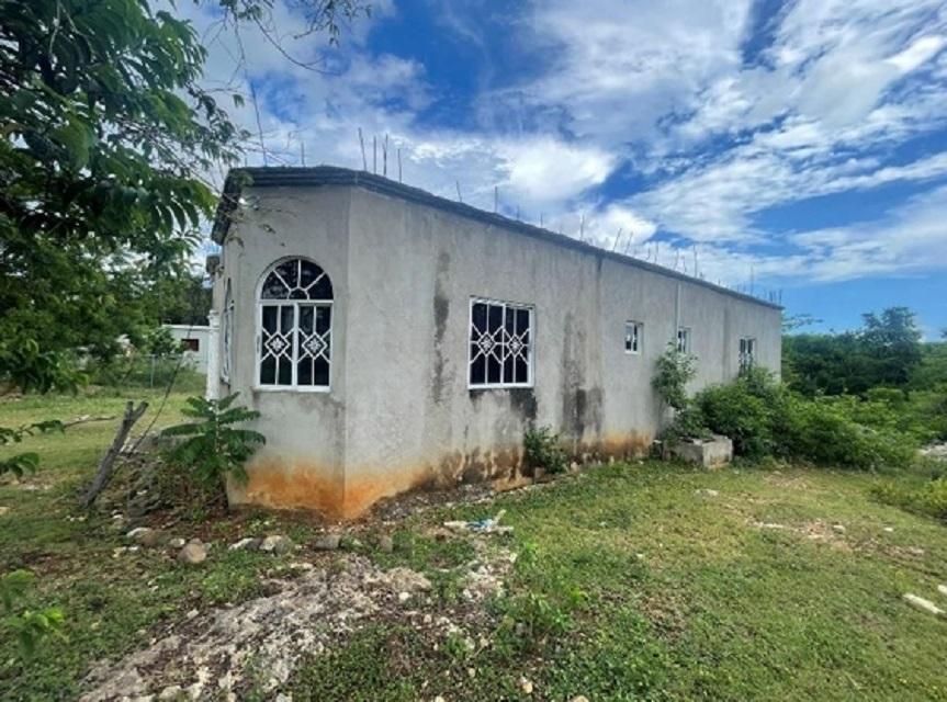Fourth image of 222 Jon Ross Close in Chandlers Pen, Clarendon, Jamaica - property is For Sale