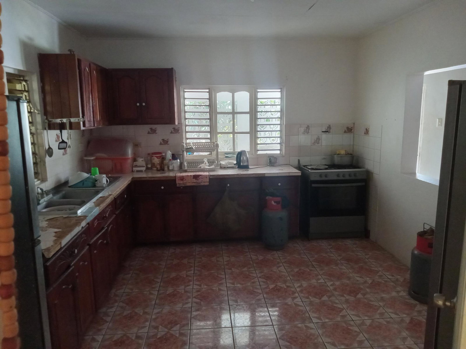 Tenth image of Clarks Town, Porus in Porus, Manchester, Jamaica - property is For Sale