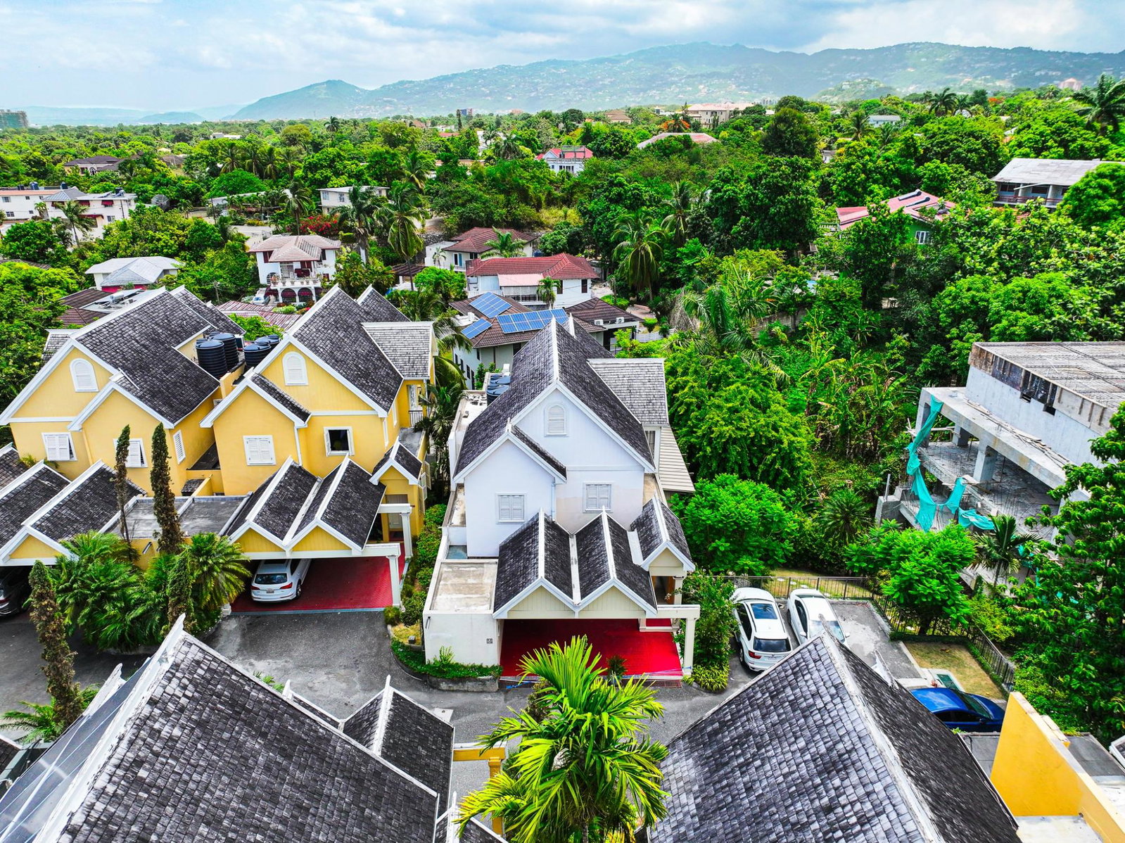 Thirteenth image of 14-11 Russell Heights in Kingston 8, St. Andrew, Jamaica - property is For Rent