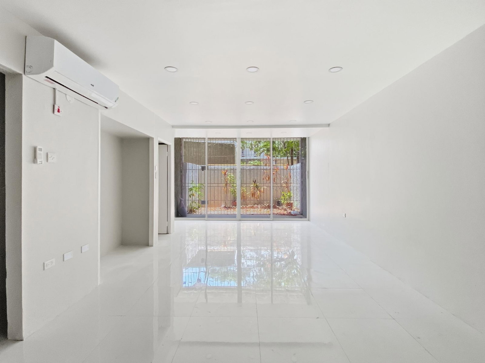 Seventh image of 31- Renfrew Road, Courtleigh in Kingston 5, St. Andrew, Jamaica - property is For Rent