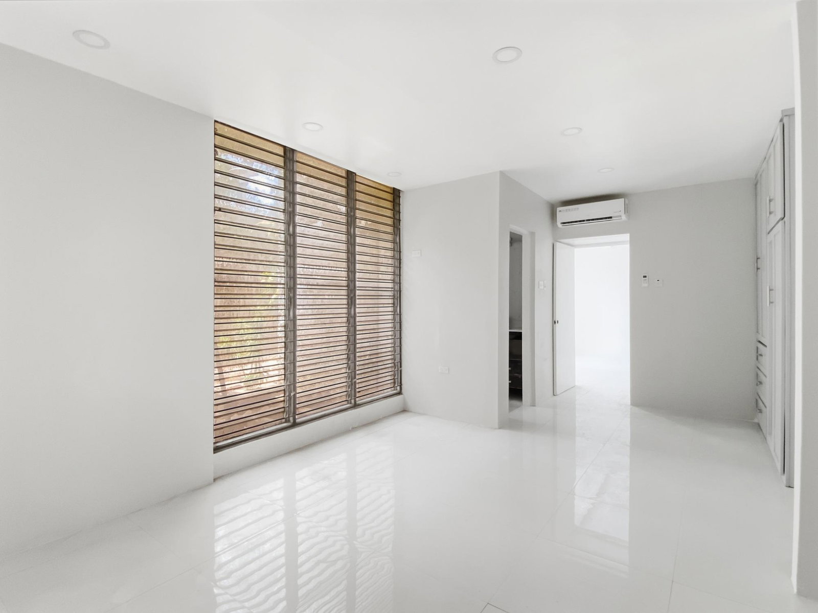 Ninth image of 31- Renfrew Road, Courtleigh in Kingston 5, St. Andrew, Jamaica - property is For Rent