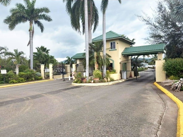 Second image of 76 el Prado Verde Hampton me in Spanish Town, St. Catherine, Jamaica - property is For Sale