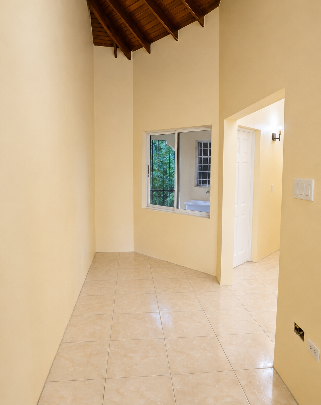 Fifth image of 6-996 St. Albans Close in Green Acres, St. Catherine, Jamaica - property is For Rent