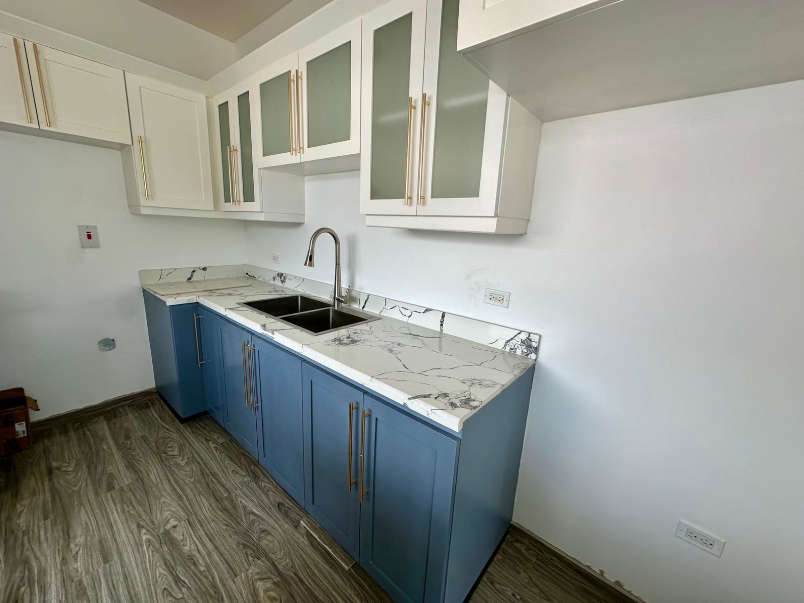 Seventh image of 15 Roehampton Drive in Kingston 19, St. Andrew, Jamaica - property is For Sale