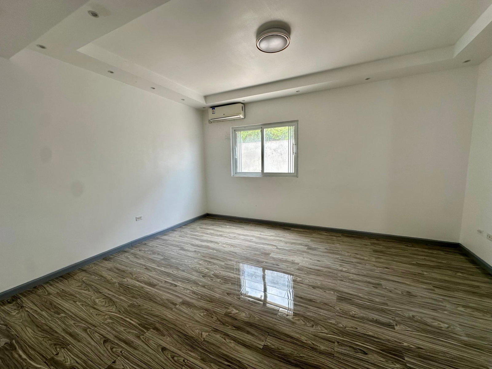 Eighth image of 15 Roehampton Drive in Kingston 19, St. Andrew, Jamaica - property is For Sale