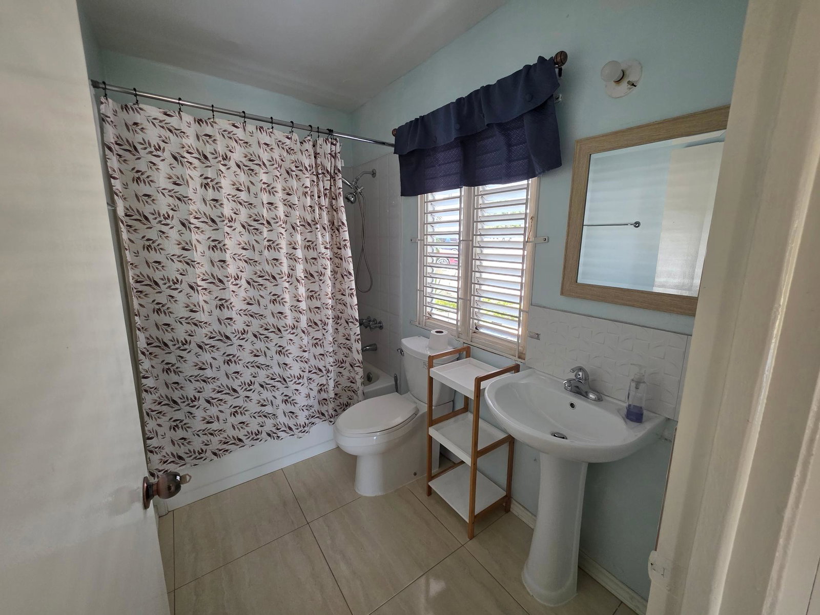 Eleventh image of 13 Merrivale Close in Kingston 10, St. Andrew, Jamaica - property is For Rent