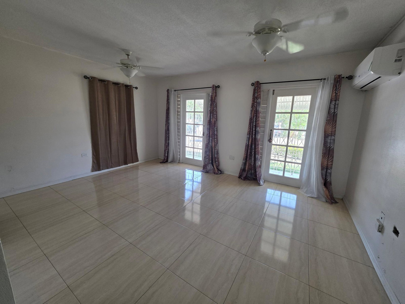 Sixth image of 13 Merrivale Close in Kingston 10, St. Andrew, Jamaica - property is For Rent