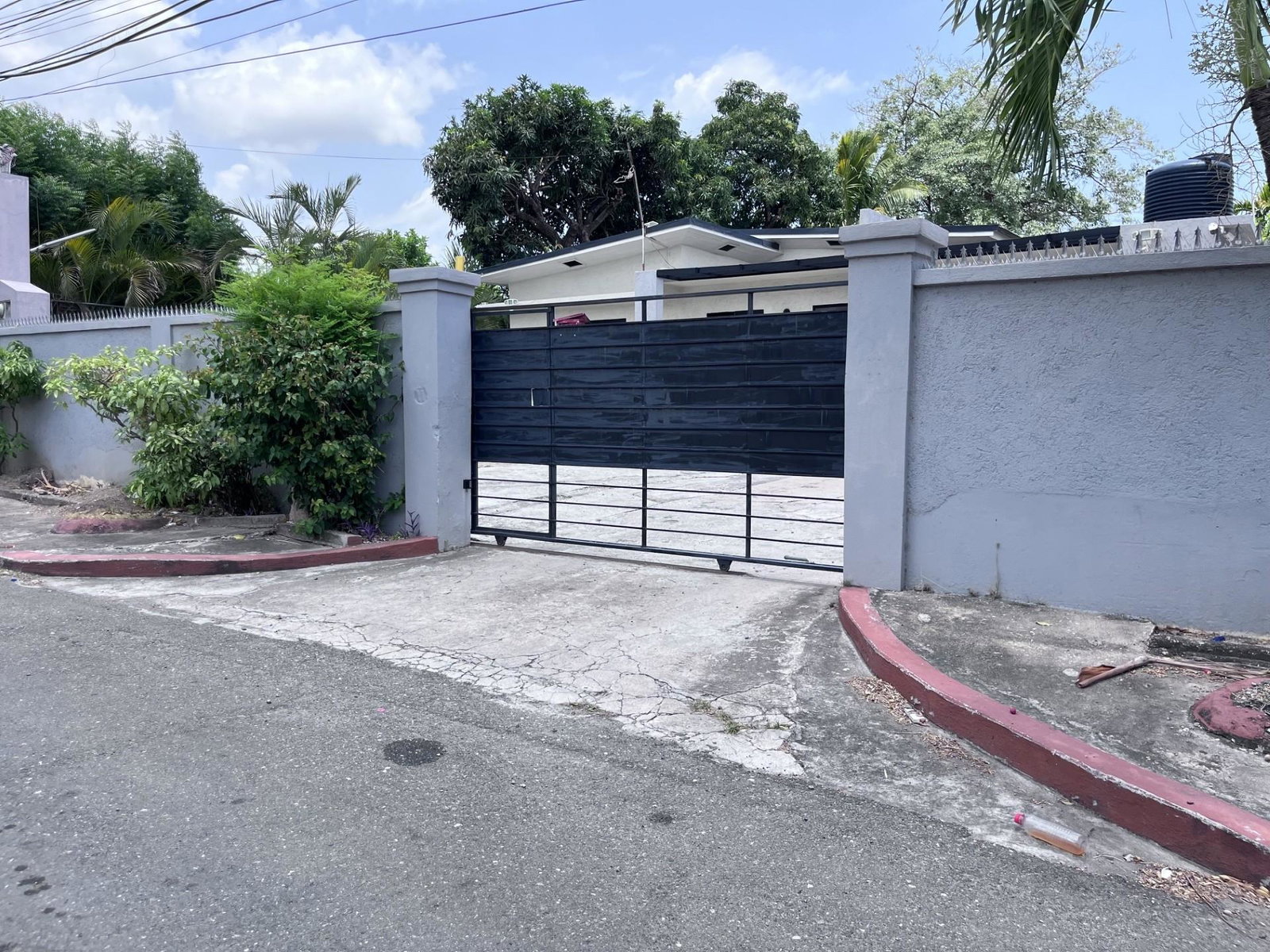 First image of 4-11 Bedford Park Avenue in Kingston 10, St. Andrew, Jamaica - property is For Rent