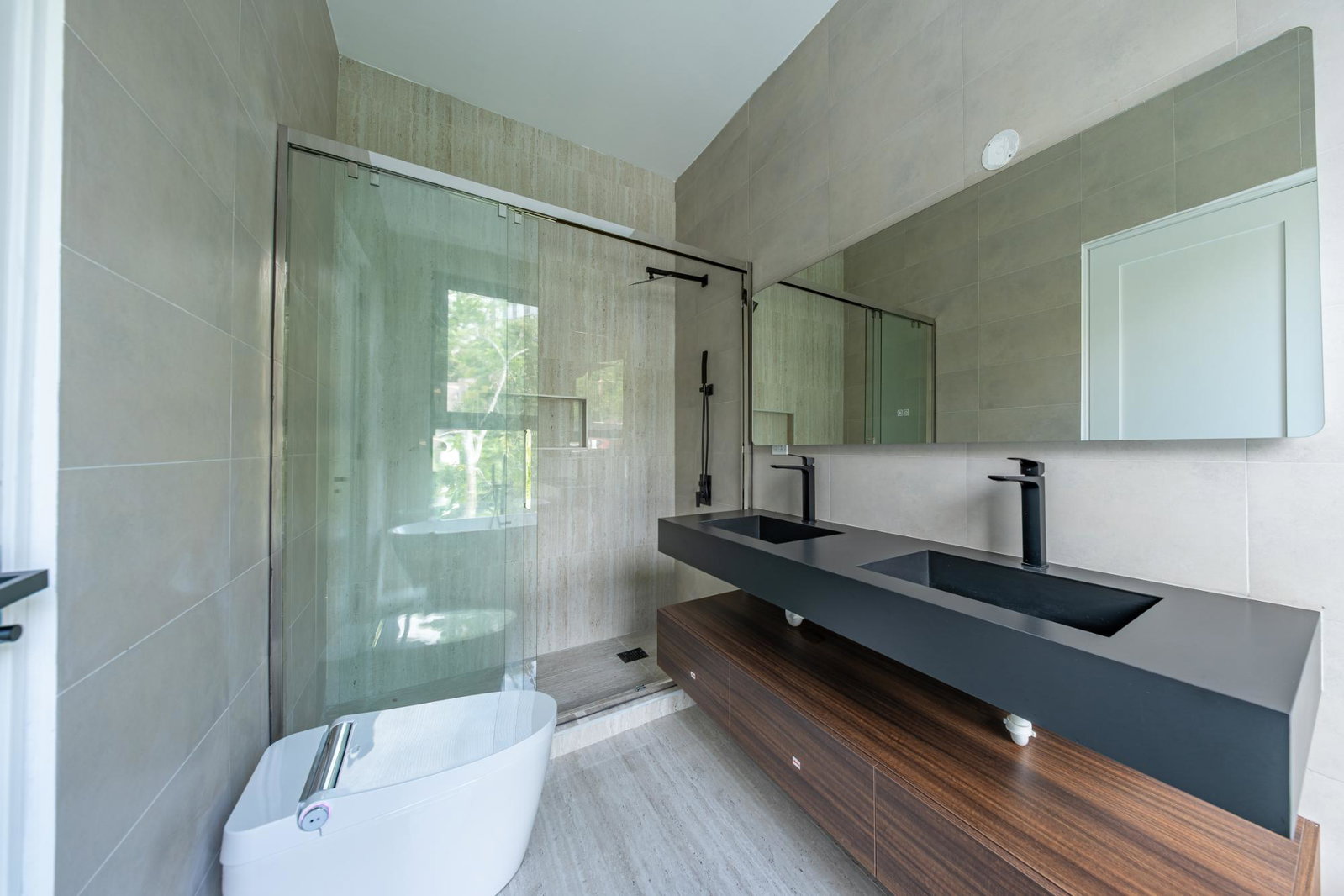 Twenty-Seventh image of Th-a2-2 Lipscombe Ave in Kingston 9, St. Andrew, Jamaica - property is For Sale
