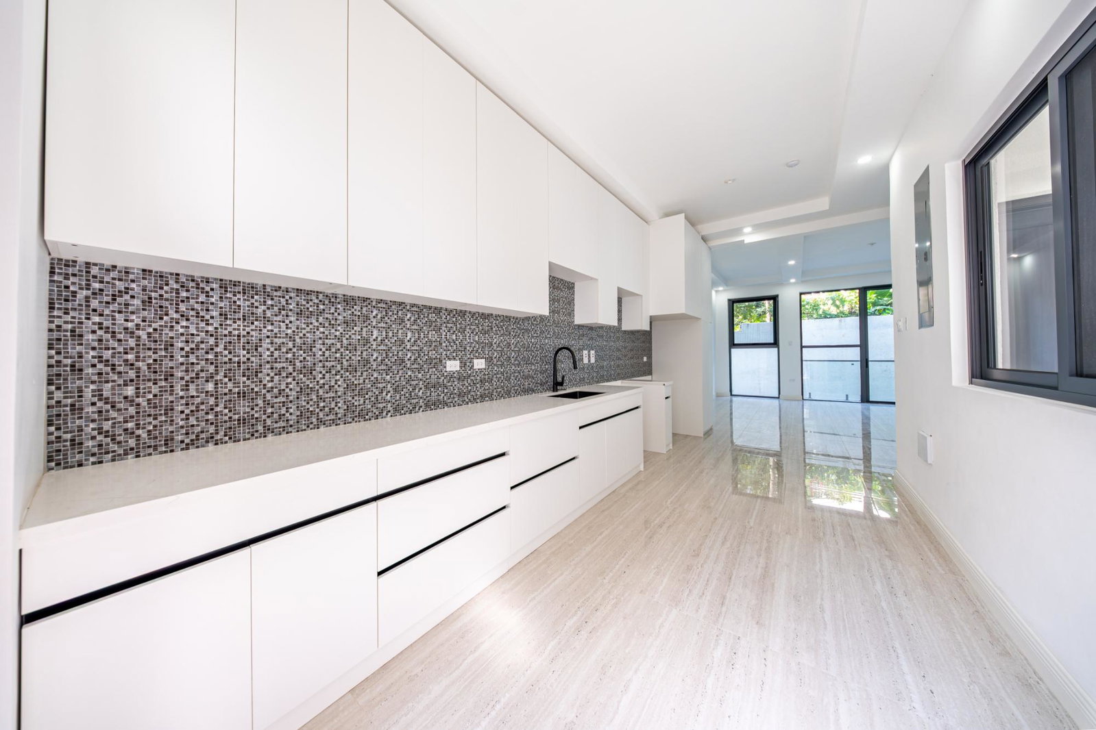 Seventh image of Th-a2-2 Lipscombe Ave in Kingston 9, St. Andrew, Jamaica - property is For Sale