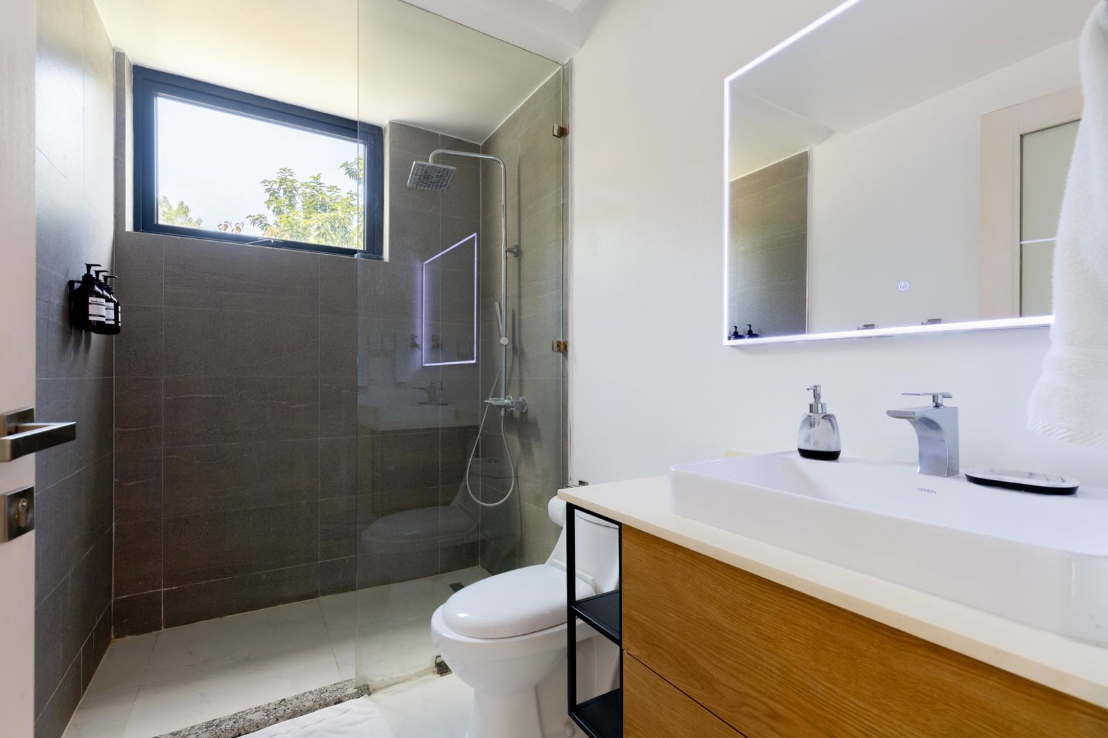 Eighteenth image of 19- Paradise Bay, Reading in Reading, St. James, Jamaica - property is For Sale