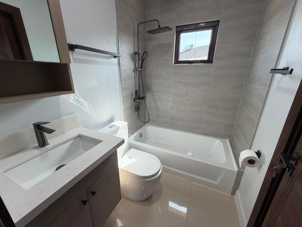 Eleventh image of 101 Oak Estates, Portmore in Greater Portmore, St. Catherine, Jamaica - property is For Rent