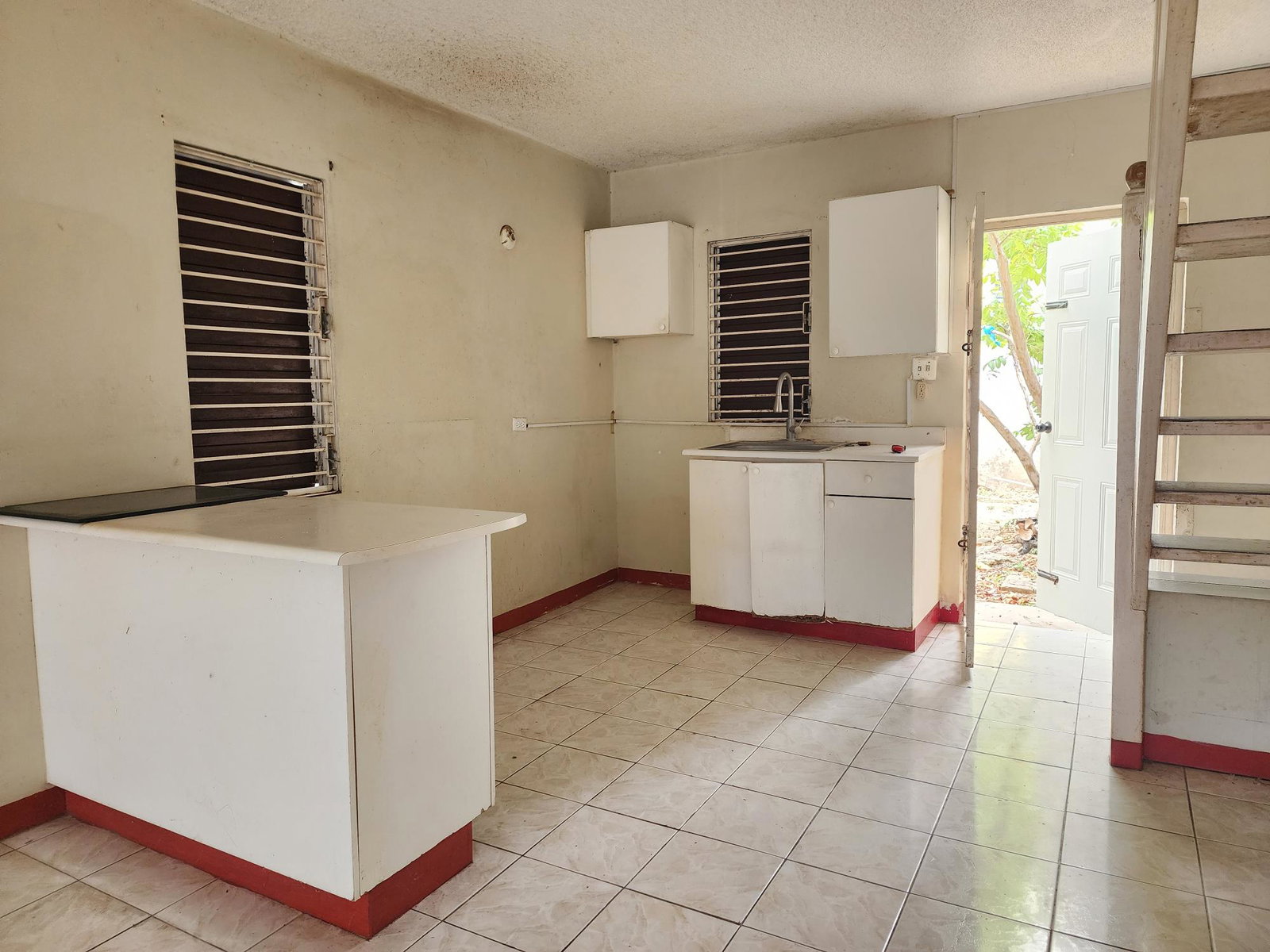 Third image of 1151 Seaton Crescent in Ensom City, St. Catherine, Jamaica - property is For Sale