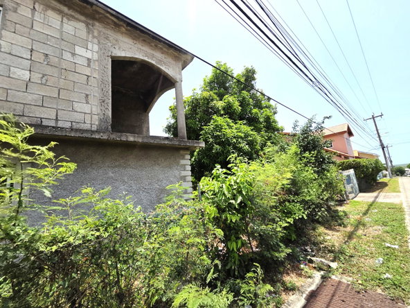 Fifth image of Hibiscus Crescent in Longville Park, Clarendon, Jamaica - property is For Sale