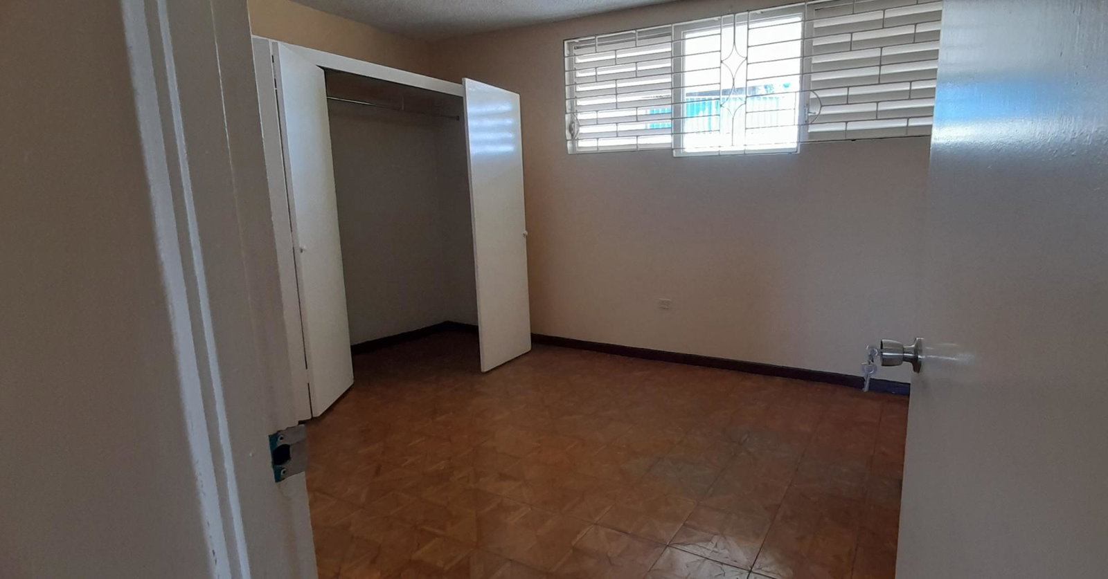 Twenty-Sixth image of 503-17 Oxford Road in Kingston 5, St. Andrew, Jamaica - property is For Rent