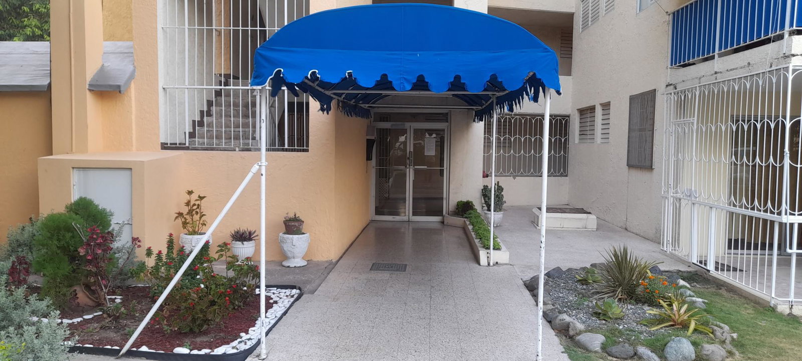 Fifth image of 503-17 Oxford Road in Kingston 5, St. Andrew, Jamaica - property is For Rent