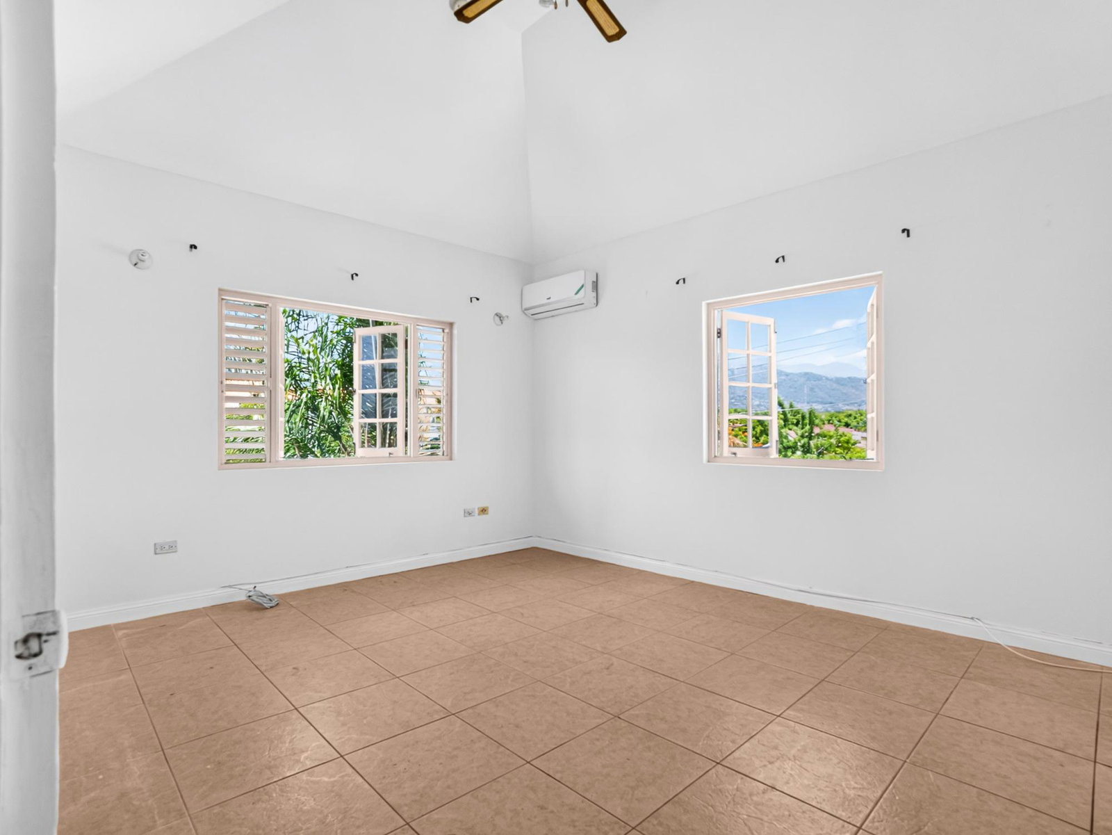 Tenth image of 32-1 Marley Road in Kingston 6, St. Andrew, Jamaica - property is For Rent