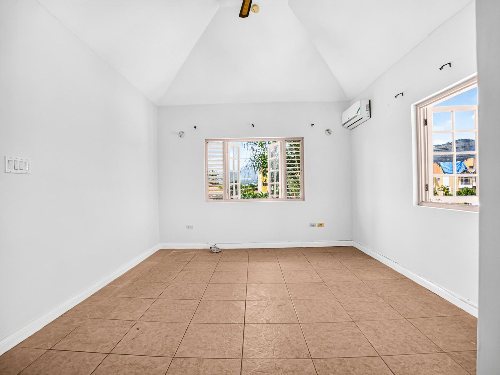 Fifteenth image of 32-1 Marley Road in Kingston 6, St. Andrew, Jamaica - property is For Rent