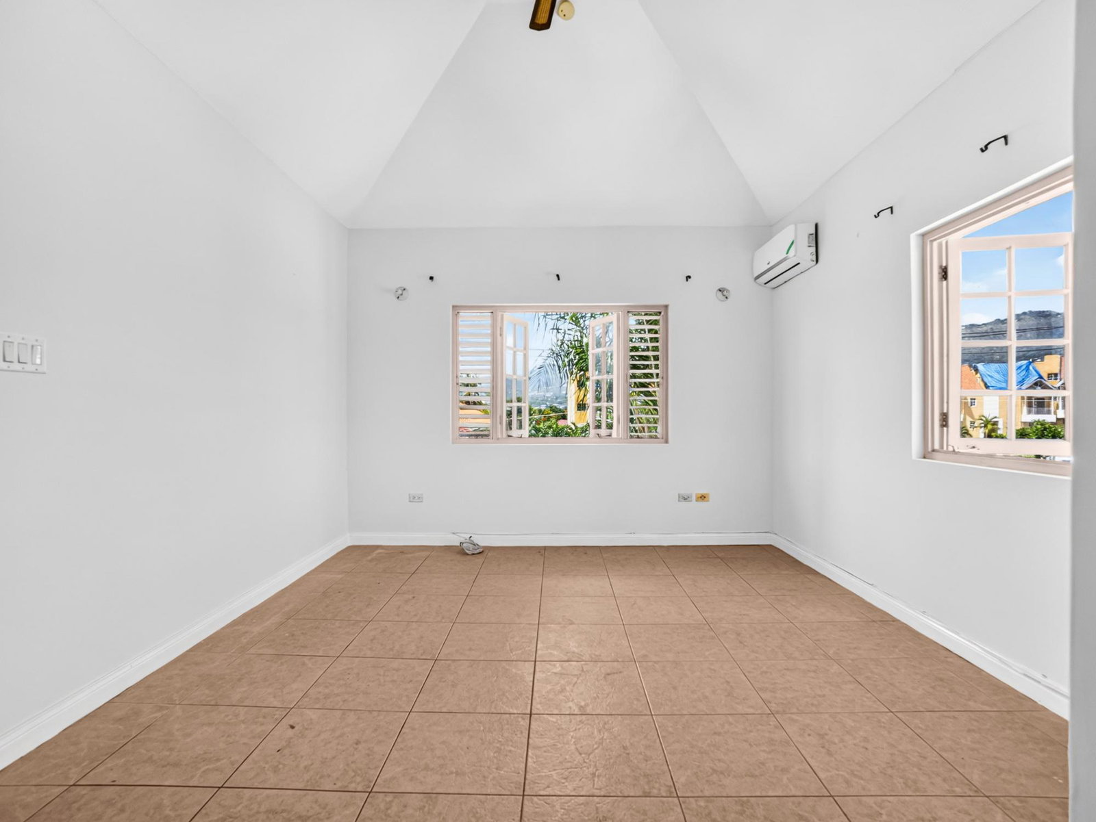 Sixteenth image of 32-1 Marley Road in Kingston 6, St. Andrew, Jamaica - property is For Rent