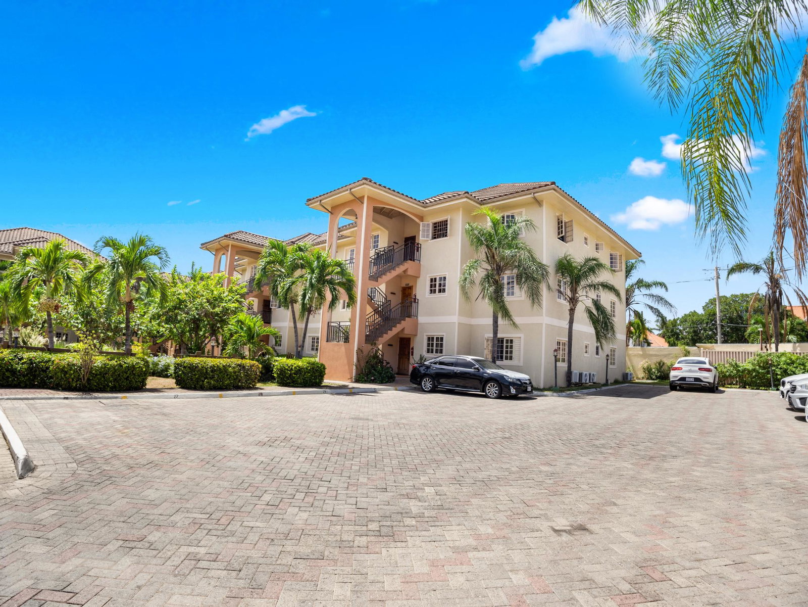 Twenty-Seventh image of 32-1 Marley Road in Kingston 6, St. Andrew, Jamaica - property is For Rent
