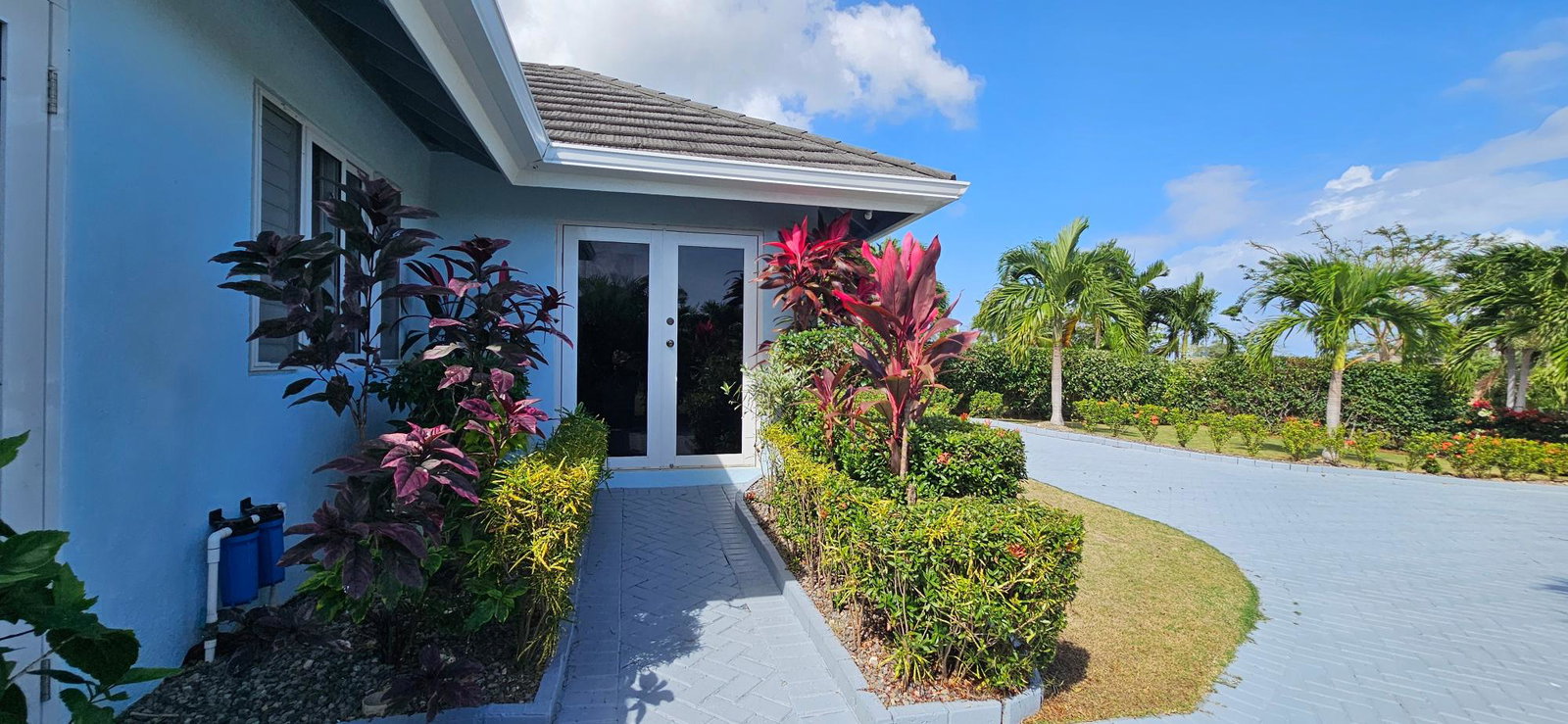 Fifth image of 901 The Crest, Richmond, st a in Laughlands, St. Ann, Jamaica - property is For Rent