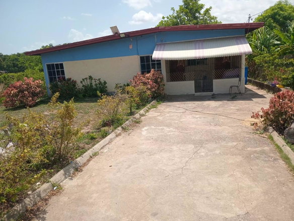 First image of 18 Glenmuir Close in May Pen, Clarendon, Jamaica - property is For Sale