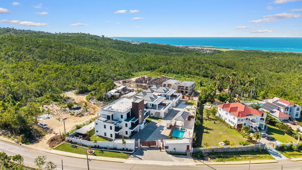 Third image of Ph-1294 Ironshore Drive in Ironshore, St. James, Jamaica - property is For Sale