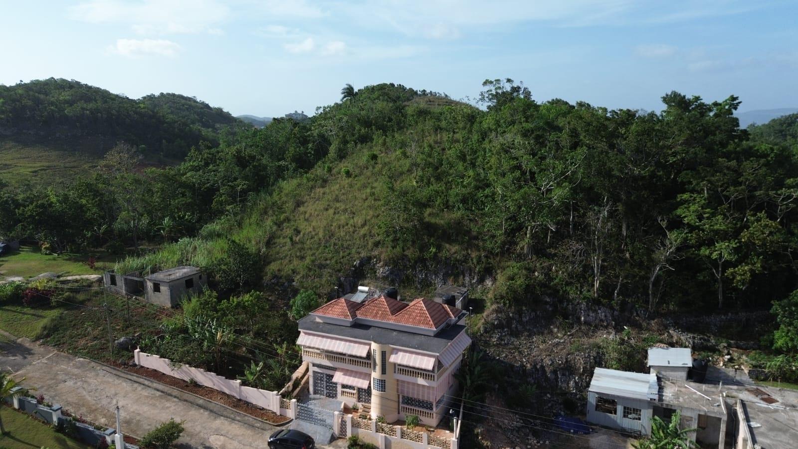 Third image of Retreat,kingsland,mandevi in Mandeville, Manchester, Jamaica - property is For Sale