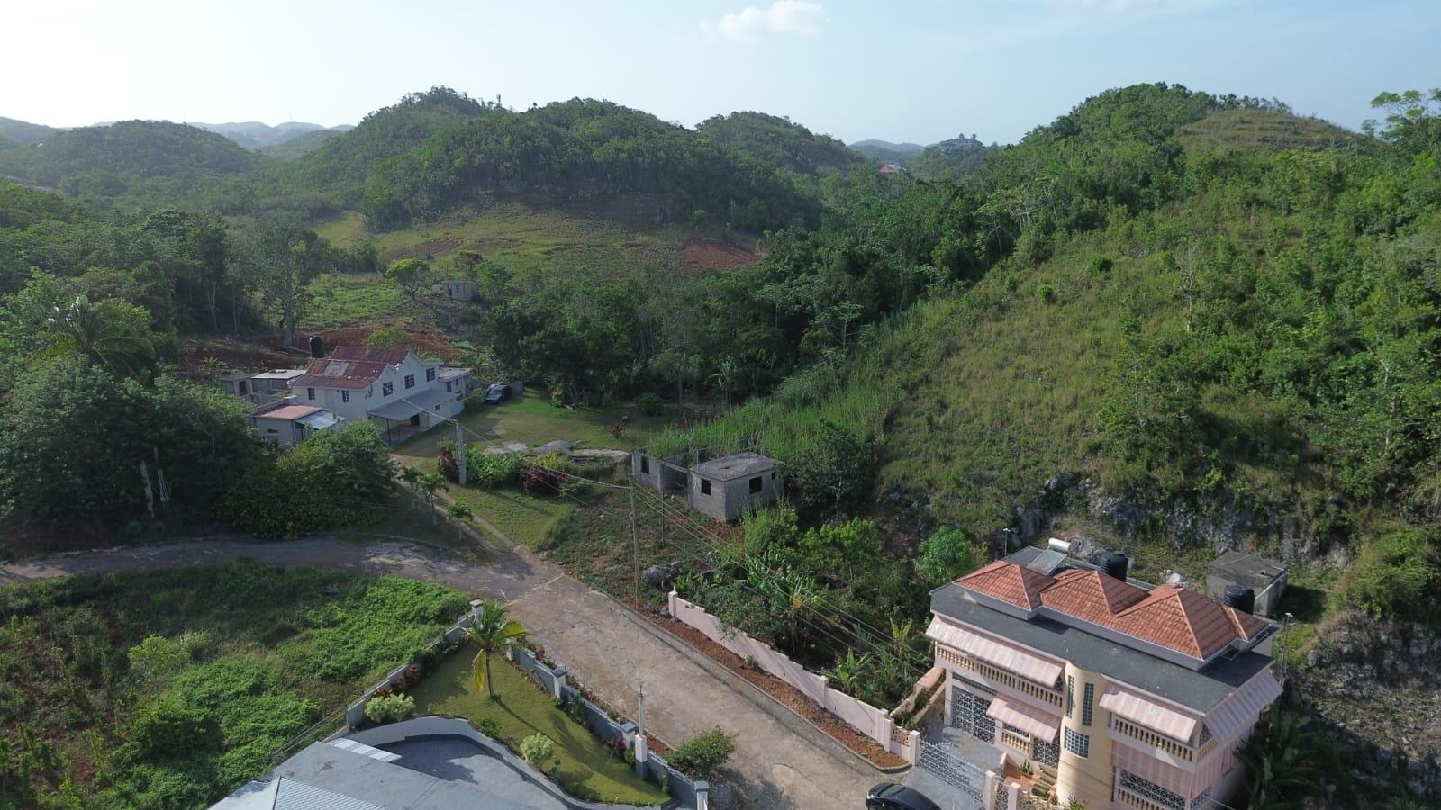 Fifth image of Retreat,kingsland,mandevi in Mandeville, Manchester, Jamaica - property is For Sale