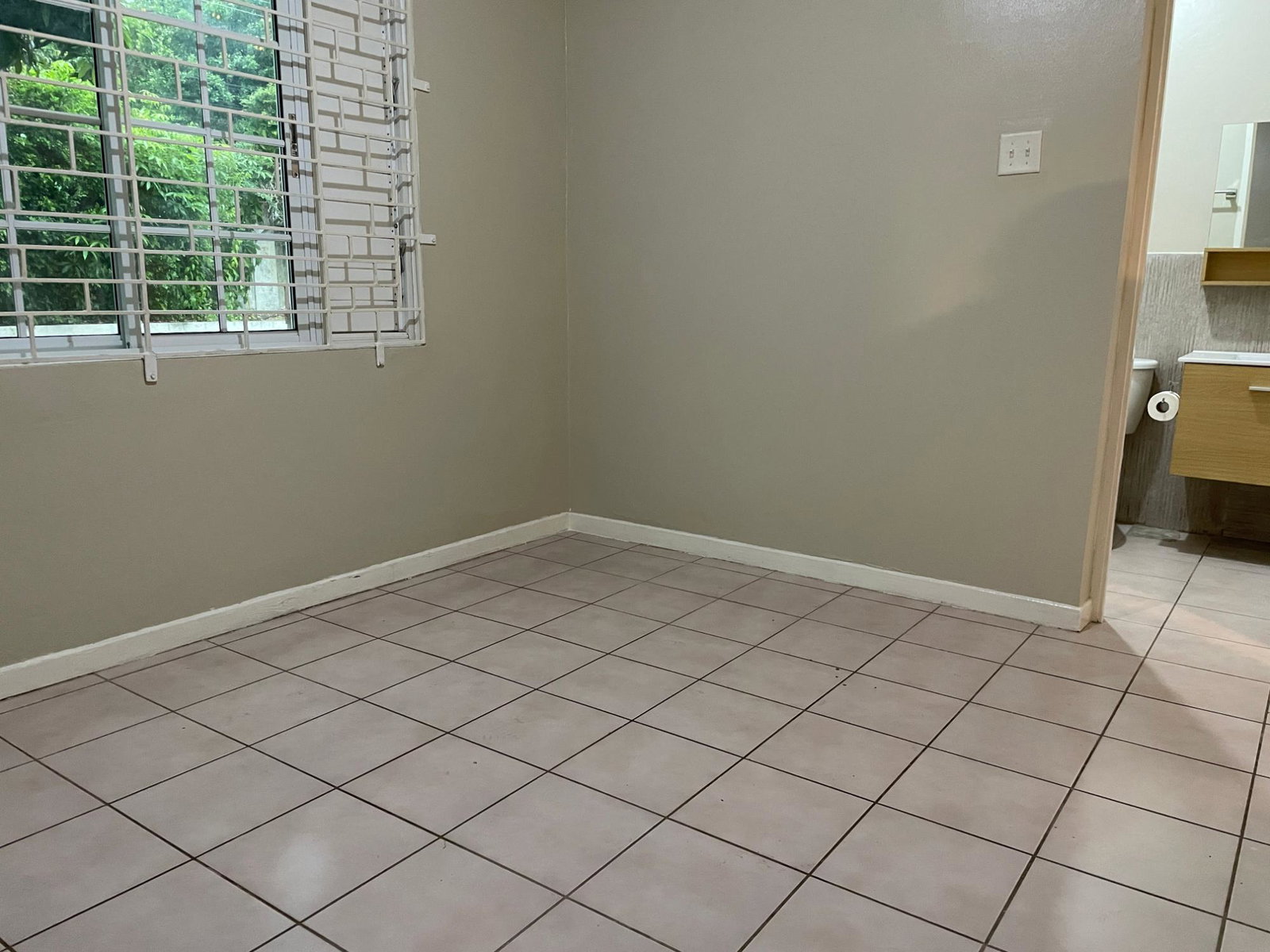 Tenth image of 4-14 Ravinia Road in Kingston 6, St. Andrew, Jamaica - property is For Rent