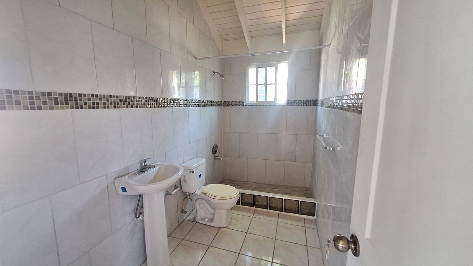 Eighth image of 447- White Water Meadows in White Water Meadows, St. Catherine, Jamaica - property is For Rent