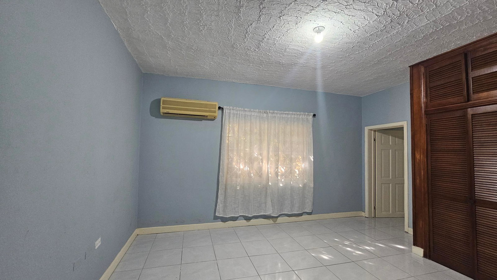 Fifth image of 22 Leas Flat in Kingston 19, St. Andrew, Jamaica - property is For Rent