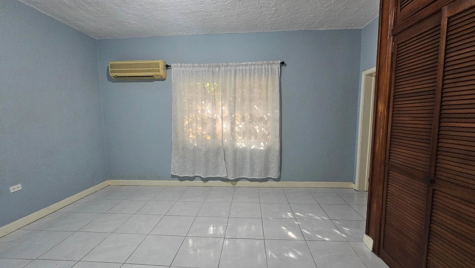 Sixth image of 22 Leas Flat in Kingston 19, St. Andrew, Jamaica - property is For Rent