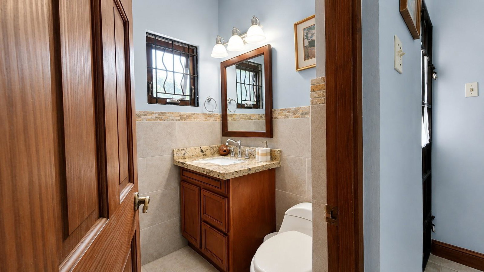 Sixteenth image of 8 Plymouth Close, Kingston in Kingston 6, St. Andrew, Jamaica - property is For Rent
