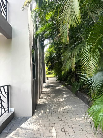 Fifth image of 10-238 Mannings Hill Road in KINGSTON, Kingston, Jamaica - property is For Rent