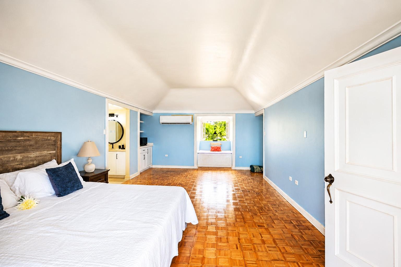 Seventh image of 4-127 Main Street, Ocho Rios in Ocho Rios, St. Ann, Jamaica - property is For Sale