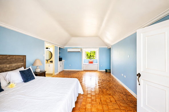Seventh image of 4-127 Main Street, Ocho Rios in Ocho Rios, St. Ann, Jamaica - property is For Sale
