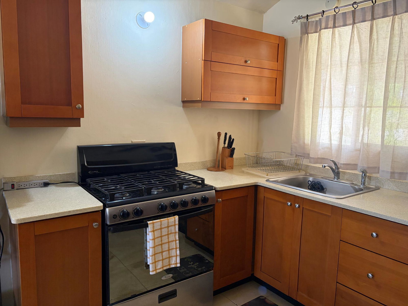 Eleventh image of 567 Montego West Village in Montego Bay, St. James, Jamaica - property is For Rent