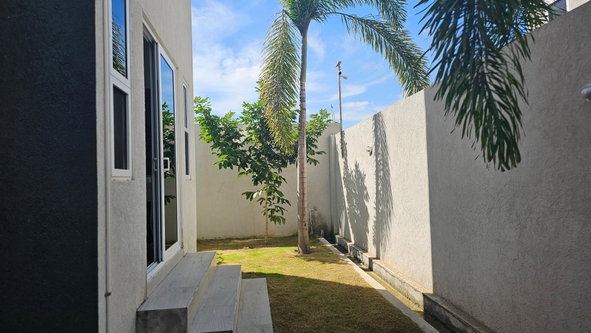 Twenty-First image of 7 Halifax Avenue, Kingston in Kingston 6, St. Andrew, Jamaica - property is For Rent